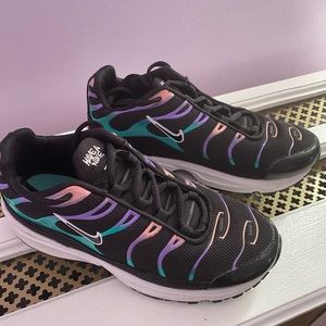 Little Girl’s Nike Sneakers 🎀